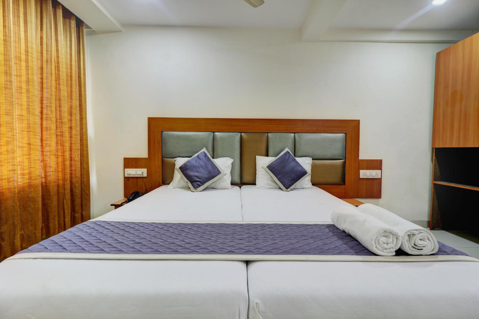 Hotel New Sarovar Grand Panvel Luaran gambar