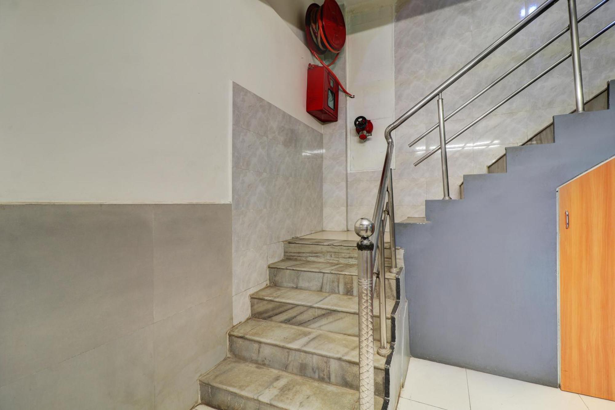 Hotel New Sarovar Grand Panvel Luaran gambar